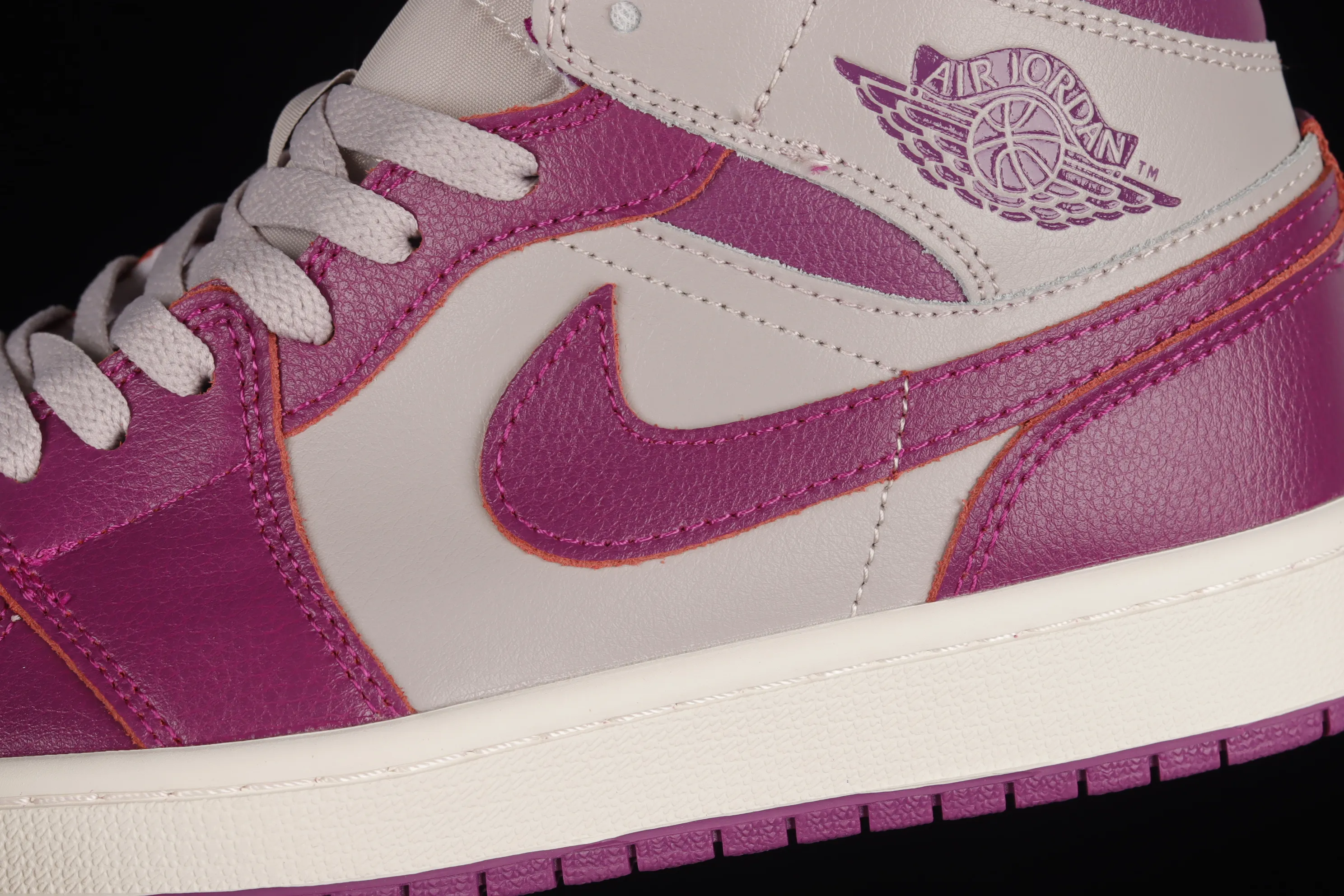 All categories Air Jordan Jordan series basketball shoes Air Jordan 1 Mid Air Jordan 1 Mid "Magenta" AJ1 Joe 1 gray purple toe BQ6472-501
